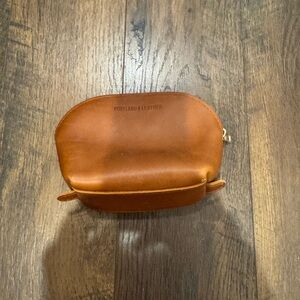 Portland Leather Small Eclipse Makeup Bag in Honey